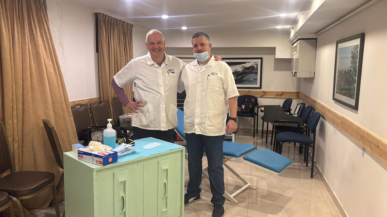 תובנות מבוססות ראיות על מחקרים קליניים וטיפולים חדשים במחלת אלצהיימר