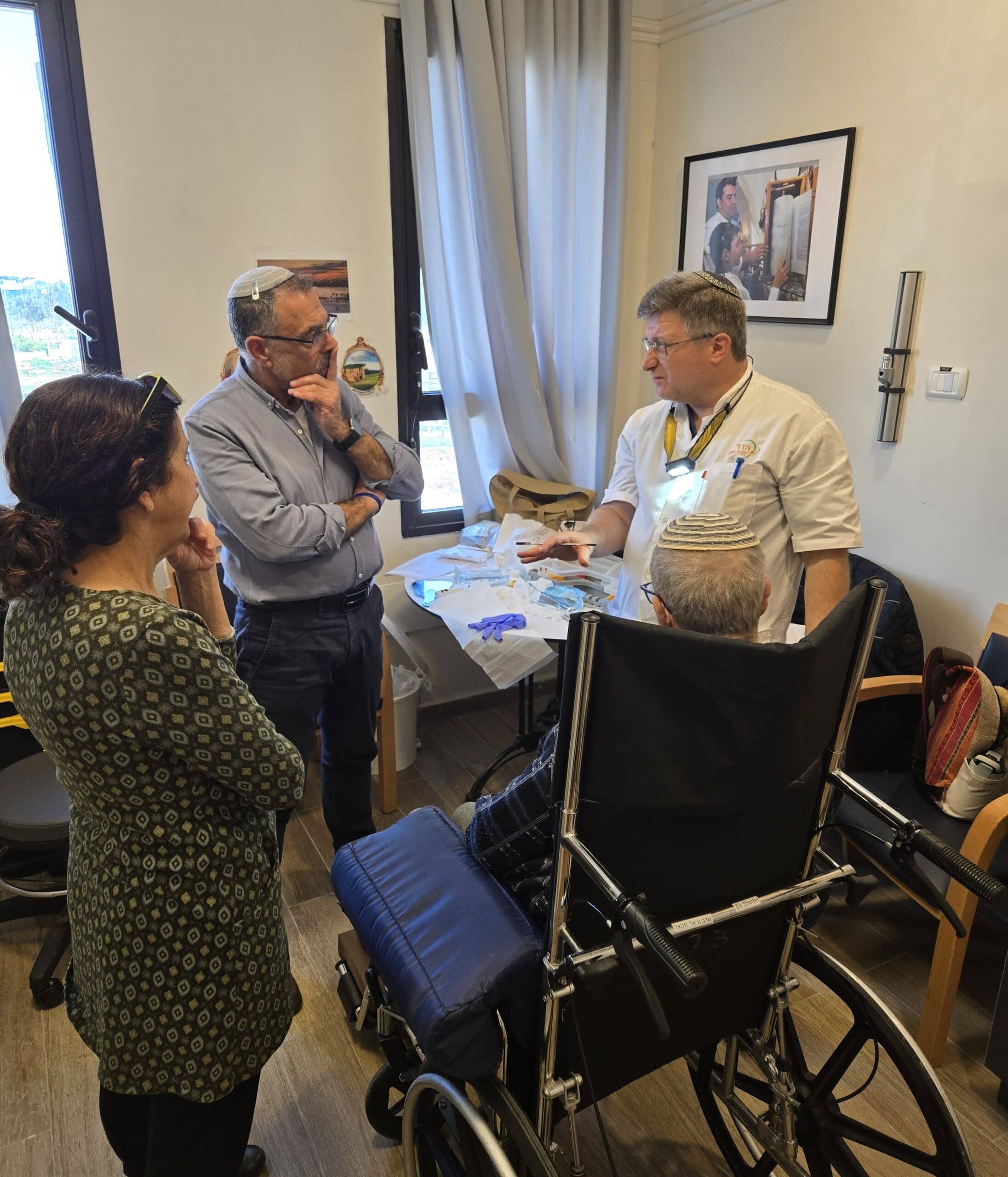 איך לזהות זיהום בפה אצל אדם שאינו מתקשר היטב
