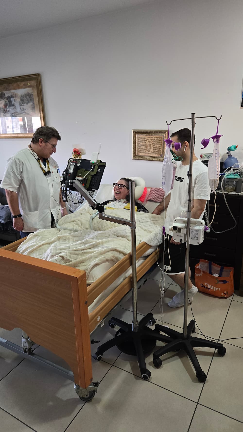 בריאות הפה אצל מטופלים עם קשיי בליעה דורשת ניקוי בטוח ומותאם. כך מפחיתים הצטברות חיידקים, שאריות מזון וסיכון לסיבוכים